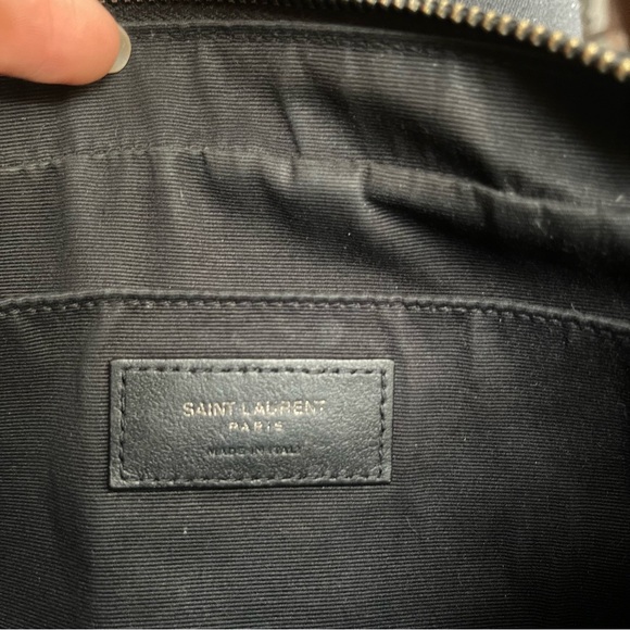 Authentic Yves Saint Laurent LOU CAMERA BAG IN QUILTED LEATHER - Picture 7 of 13